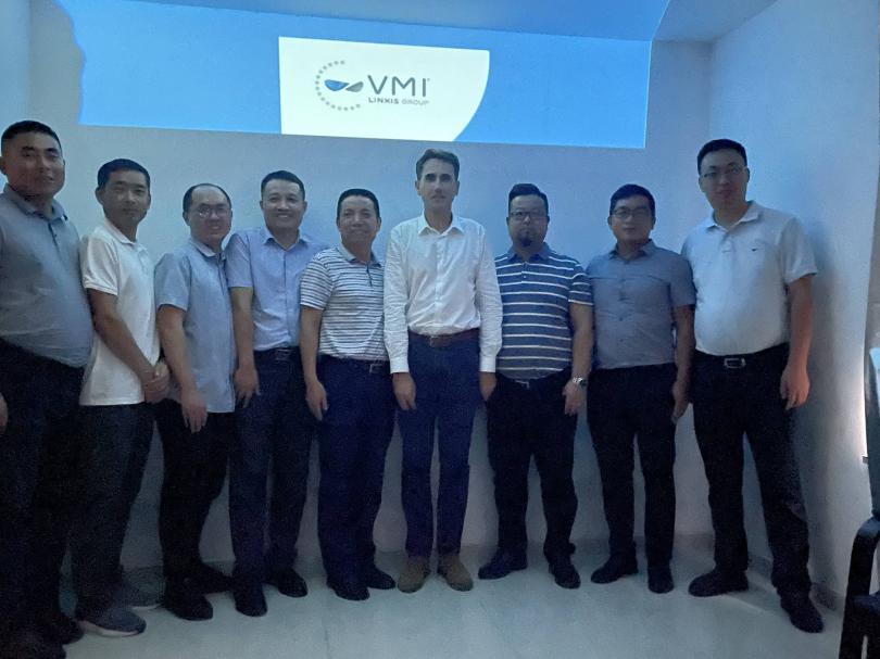 法国VMI公司销售经理Franck为中国代理商提供技术和应用培训