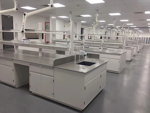 实验室家具的配置应与实验室操作业务相适应
