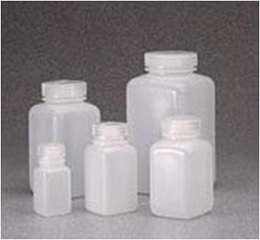 广口方形瓶，高密度聚乙烯；聚丙烯螺旋盖，500mL容量