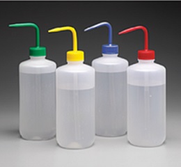 颜色标记的洗瓶，低密度聚乙烯瓶体；聚丙烯螺旋盖/杆和吸管，500mL容量，黄色