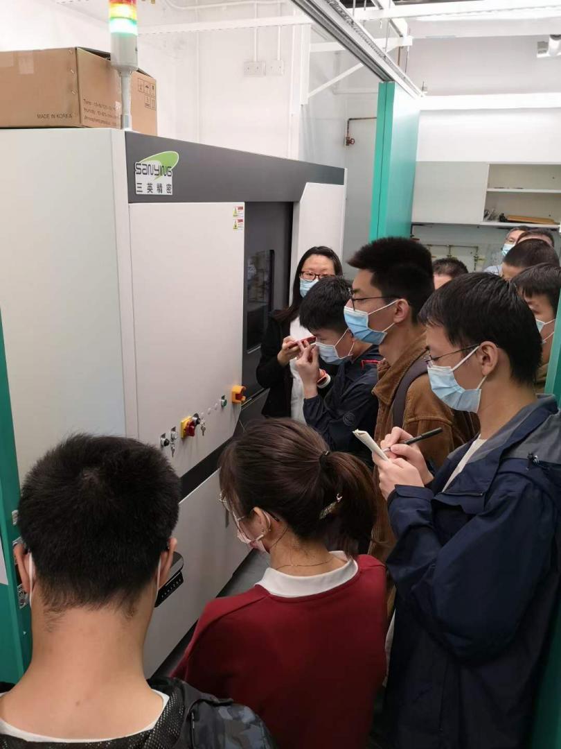 香港科技大学顺利安装三英显微CT