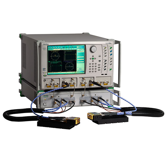 broadband-vector-network-analyzers-me7838a-side-r.jpg