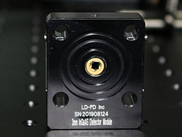 2mm扩展型大光敏面InGaAS光电探测器模块